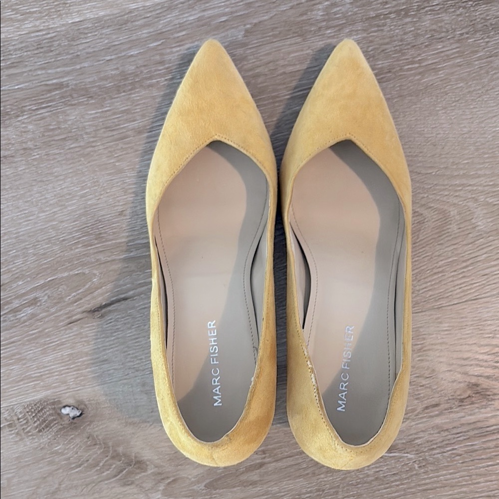 [Marc Fisher] Caitlin Pump Pointed-Toe Block Heel in Yellow Suede Women's Sz 7.0 - Picture 4 of 11